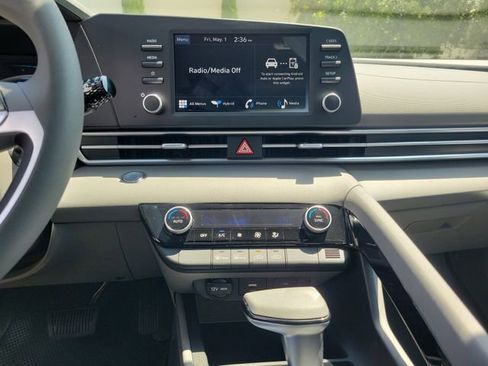 New 2026 Hyundai Elantra Hybrid FWD image 14