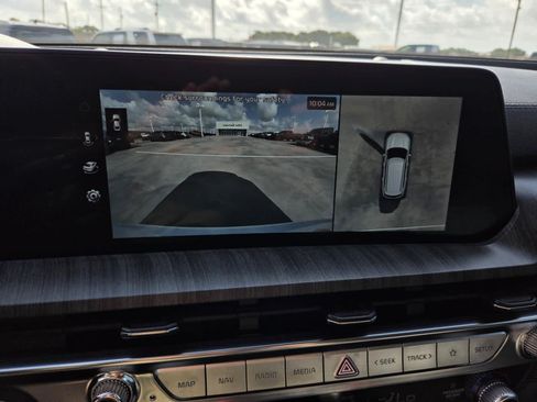 Used 2025 Kia Telluride SX w/ SX Captain's Chair Package FWD image 22