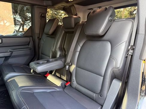 Used 2026 Ford Bronco Badlands AWD/4WD image 15
