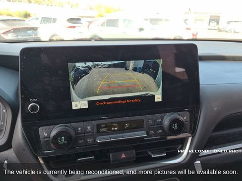Used 2024 Toyota Grand Highlander AWD Hybrid image 17