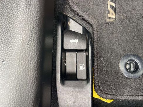 Used 2025 Toyota Corolla LE w/ Convenience Package FWD image 31