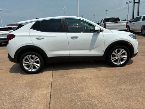 Used 2023 Buick Encore GX Preferred w/ Cold Weather Comfort Package FWD image 5