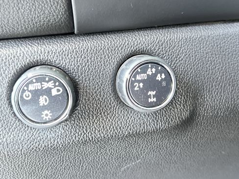 Used 2015 GMC Canyon SLT image 16