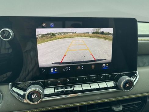 Used 2025 Chevrolet Colorado ZR2 w/ Technology Package image 22