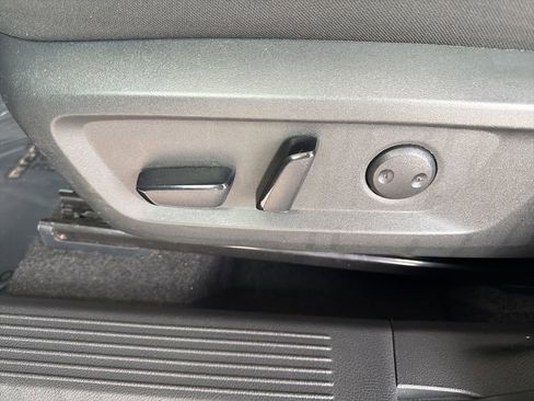 Used 2024 Nissan Rogue SV image 11