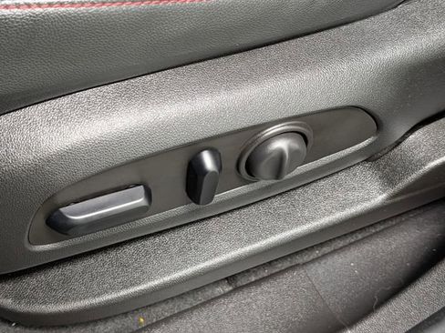 Certified 2024 Chevrolet Equinox RS FWD image 10