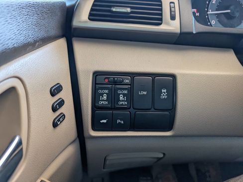 Used 2016 Honda Odyssey Touring image 24