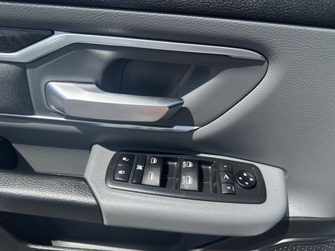 Used 2019 RAM 1500 Big Horn AWD/4WD image 12