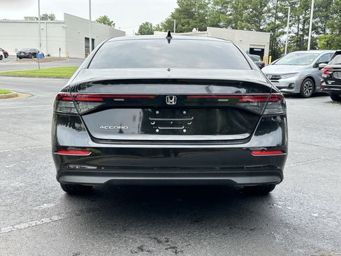 Used 2025 Honda Accord SE image 11