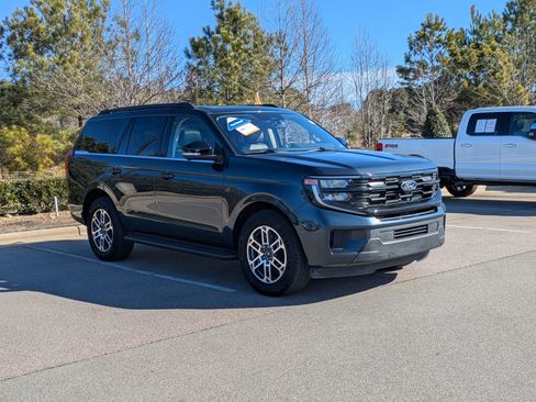 Certified 2025 Ford Expedition Active image 1