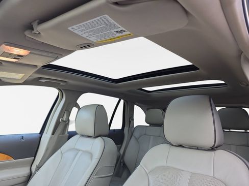 Used 2014 Lincoln MKX AWD w/ Equipment Group 102A image 31