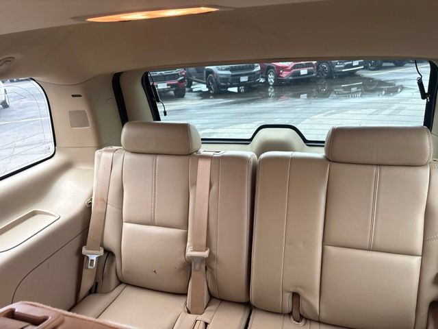 Used 2007 GMC Yukon SLT w/ SLT Preferred Equipment Group AWD/4WD image 13