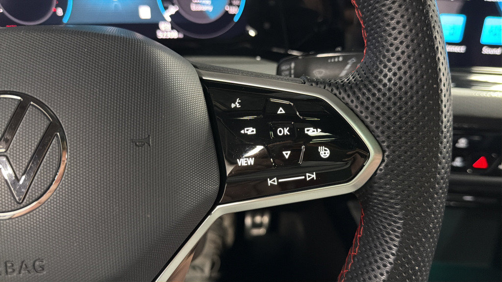 Used 2024 Volkswagen GTI SE FWD image 26