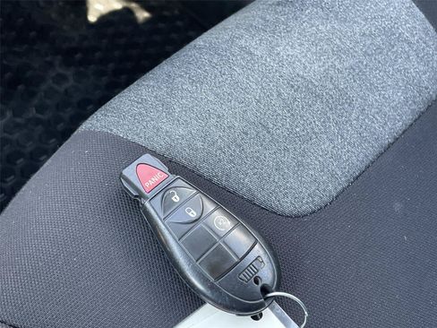 Used 2018 Jeep Cherokee Latitude w/ Altitude Package AWD/4WD image 31