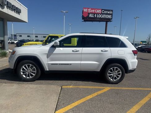 Used 2022 Jeep Grand Cherokee Laredo E w/ Security & Convenience Group AWD/4WD image 4