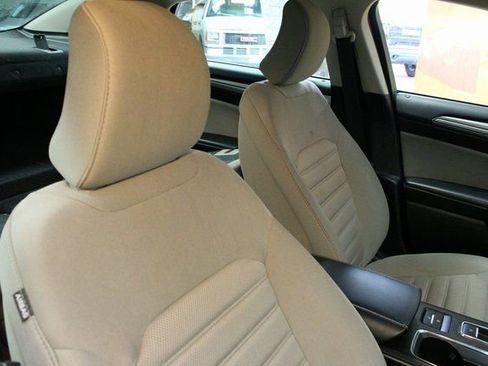 Used 2017 Ford Fusion S image 11