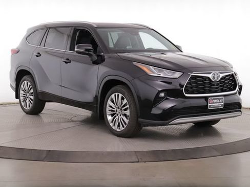 Used 2026 Toyota Highlander Platinum AWD/4WD image 2