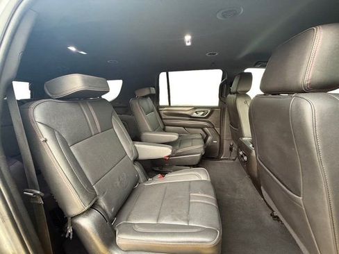 Used 2022 Chevrolet Suburban RST w/ Luxury Package image 27