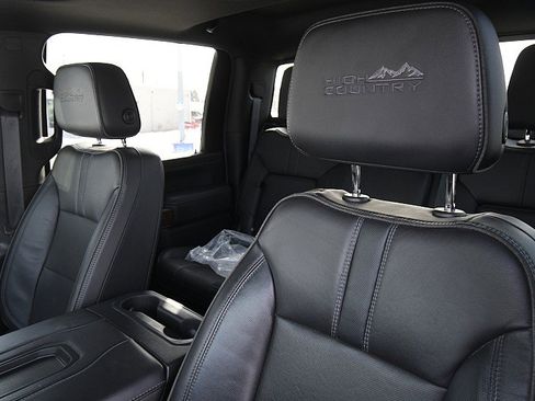 Used 2022 Chevrolet Silverado 2500 High Country w/ Safety Package II image 10