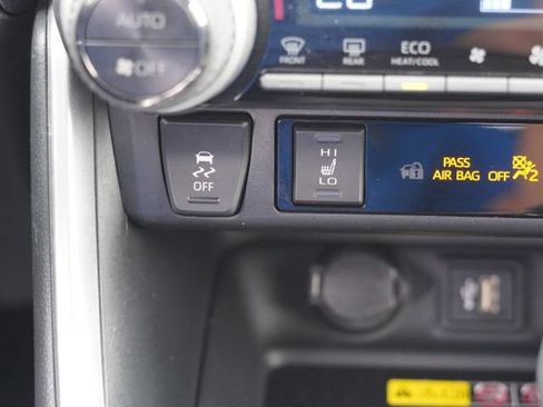 Used 2023 Toyota RAV4 XSE AWD/4WD image 32
