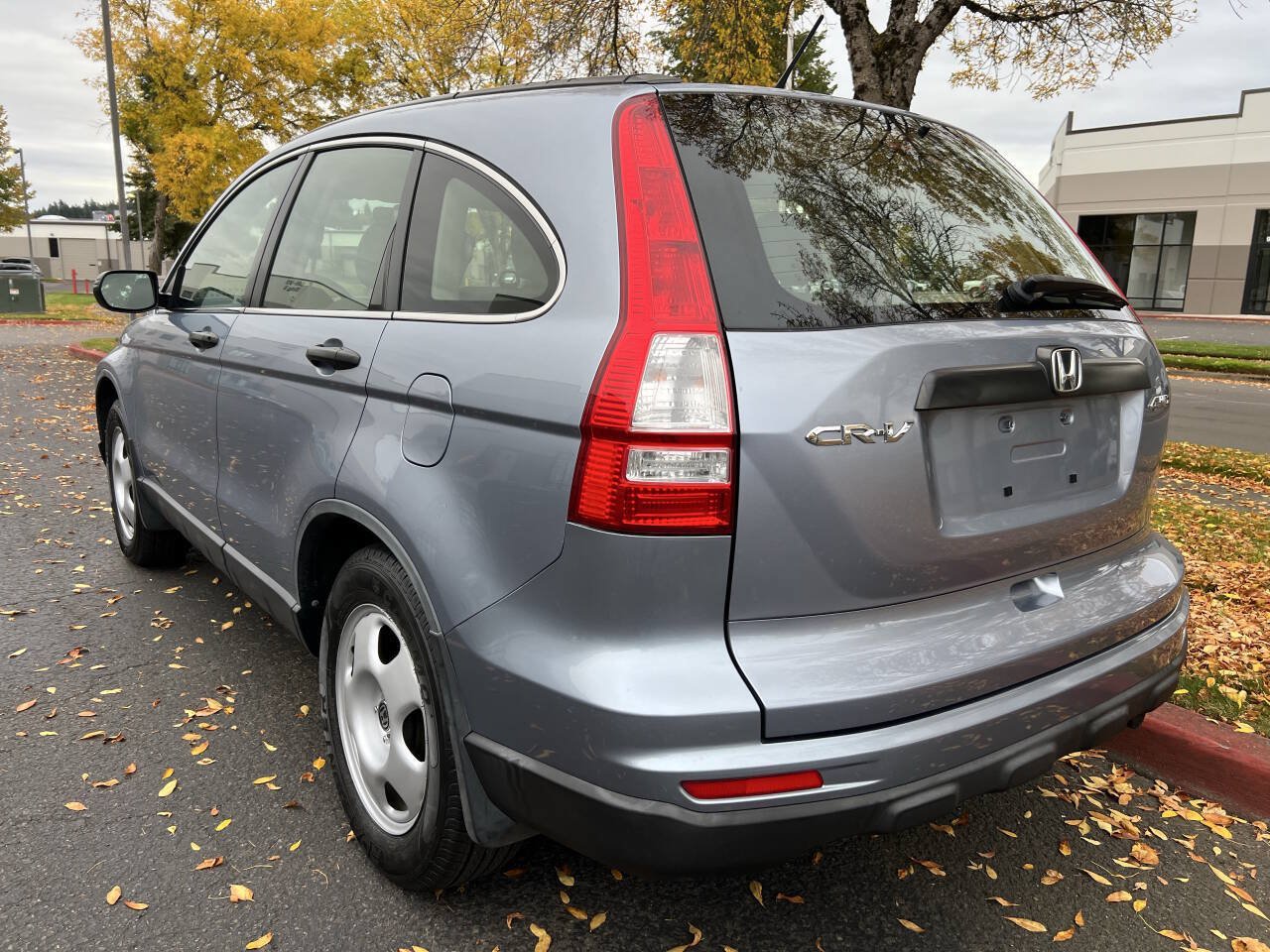 Used 2011 Honda CR-V LX image 5