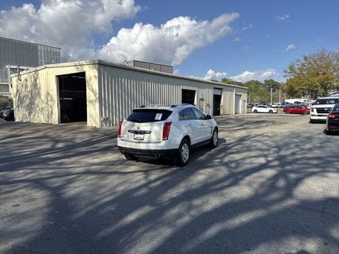 Used 2016 Cadillac SRX Luxury w/ Driver Awareness Package image 5