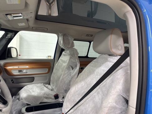 New 2025 Volkswagen ID. Buzz 1st Edition image 7