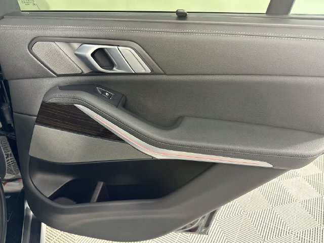 Used 2021 BMW X5 sDrive40i w/ Premium Package RWD image 25