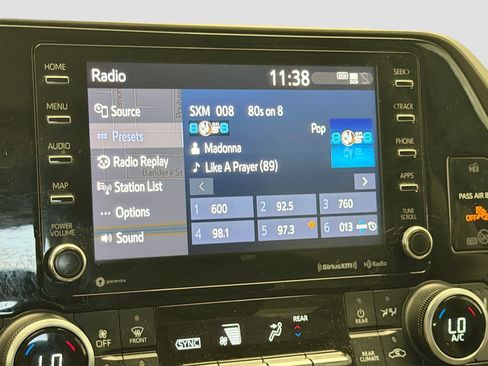 Used 2020 Toyota Highlander XLE FWD image 9