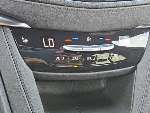 New 2025 Cadillac XT5 Luxury image 32