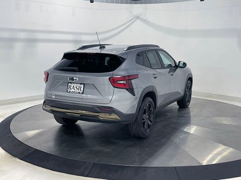 Used 2025 Chevrolet Trax ACTIV image 11