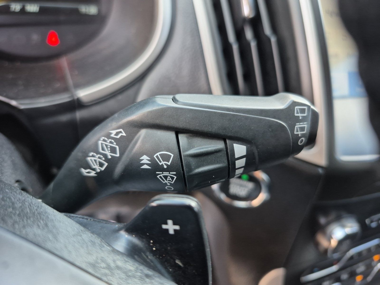 Used 2019 Ford Edge SEL w/ Equipment Group 201A AWD/4WD image 3