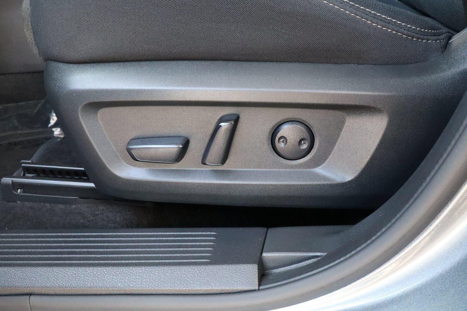 Used 2026 Nissan Rogue SV FWD image 22