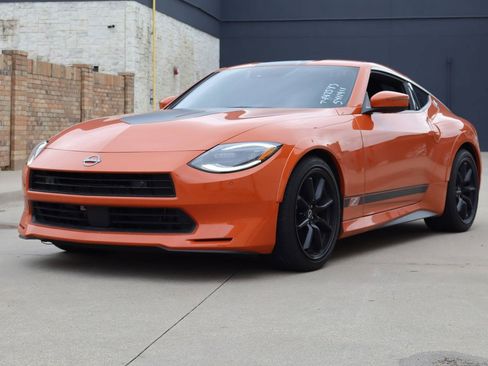 Used 2024 Nissan Z Performance w/ Heritage Edition RWD image 2