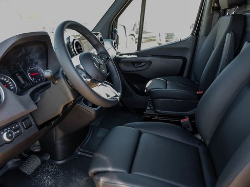 New 2025 Mercedes-Benz Sprinter 2500 image 18