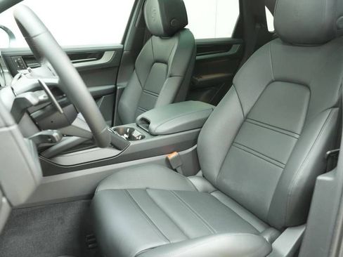 New 2026 Porsche Cayenne AWD/4WD image 5