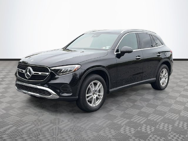 Used 2023 Mercedes-Benz GLC 300 4MATIC image 3