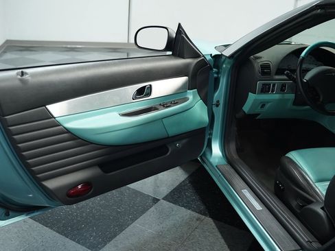 Used 2002 Ford Thunderbird image 31