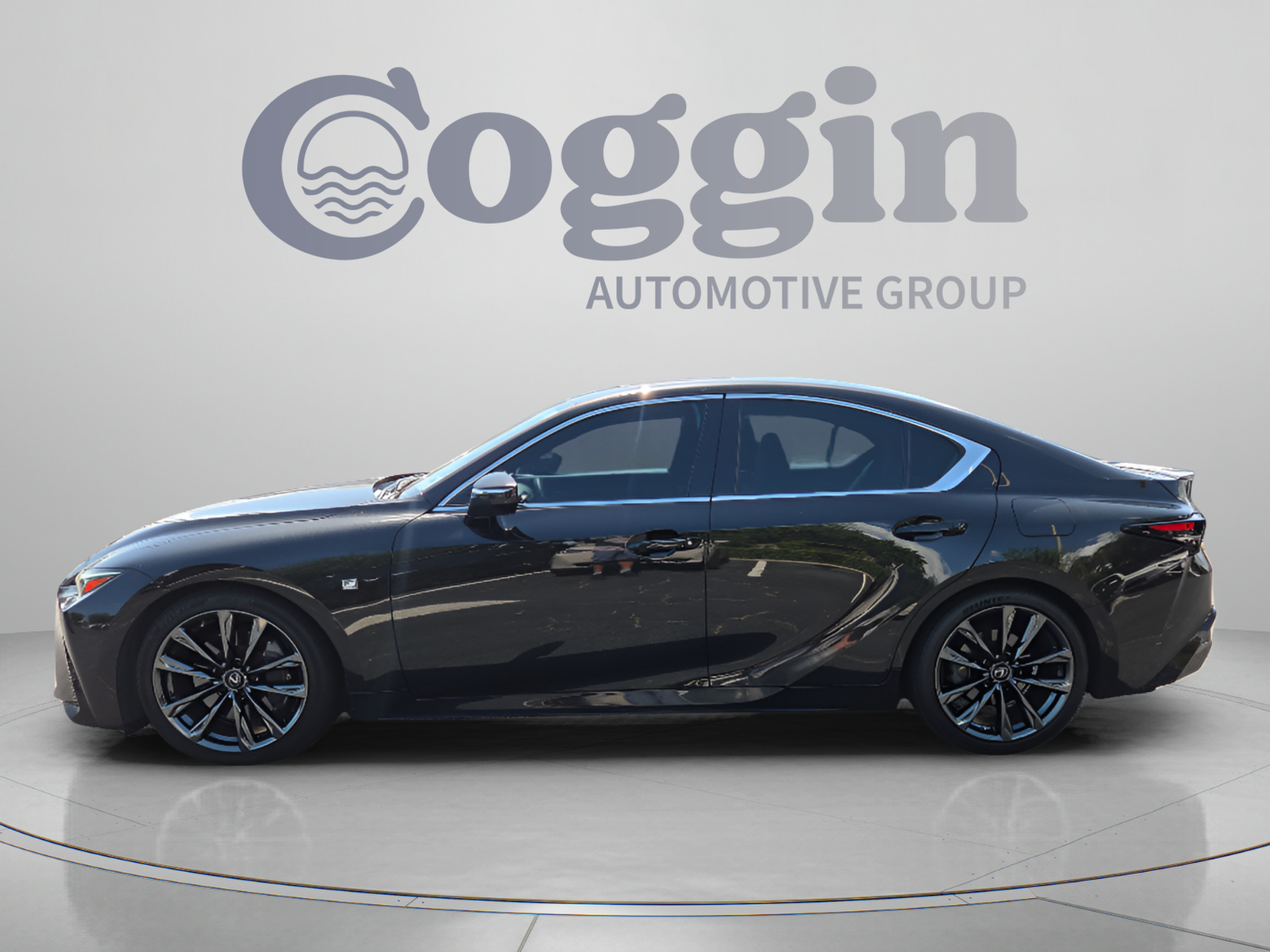 Used 2022 Lexus IS 350 F Sport RWD image 2