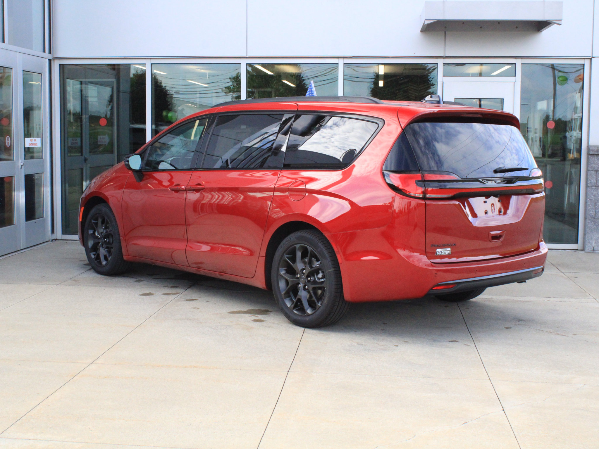 New 2027 Chrysler Pacifica Select FWD image 8