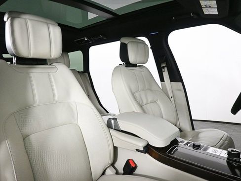 Used 2020 Land Rover Range Rover Long Wheelbase HSE image 21