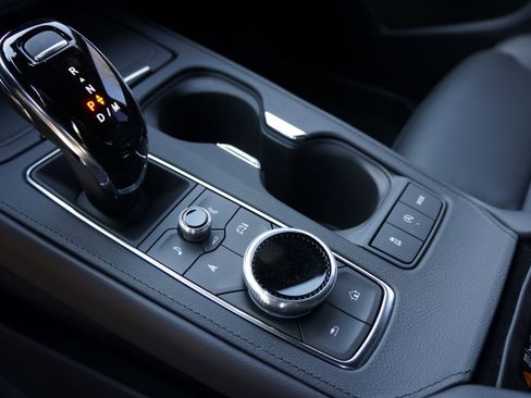 Used 2025 Cadillac XT4 Premium Luxury image 22