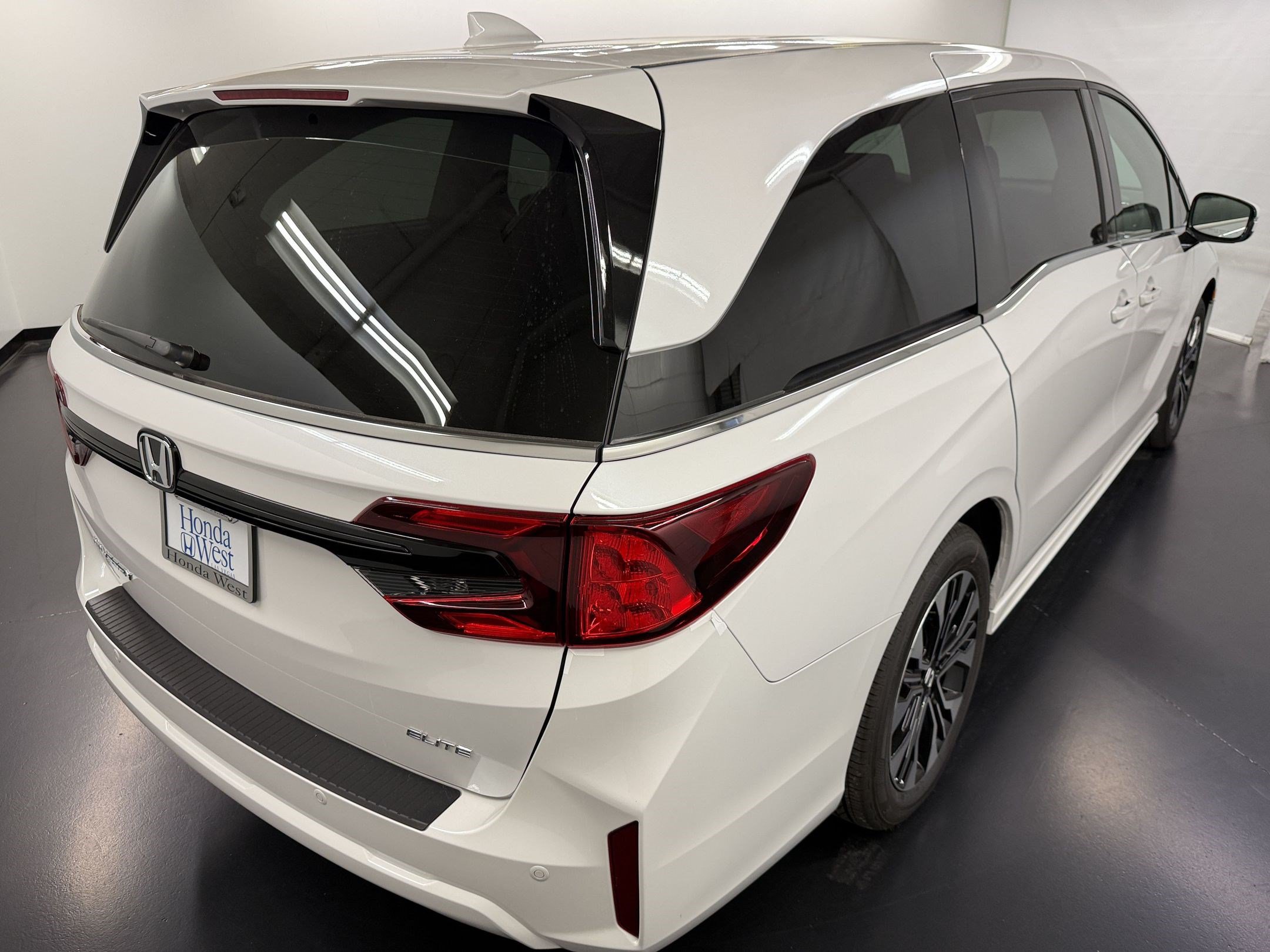 New 2027 Honda Odyssey Elite image 9