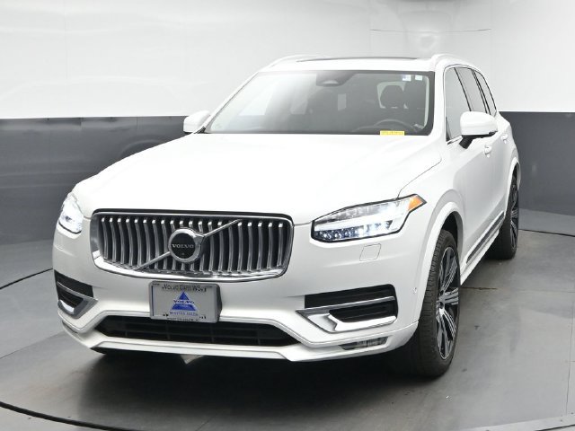 Used 2023 Volvo XC90 B6 Ultimate w/ Protection Package Premier AWD/4WD image 3