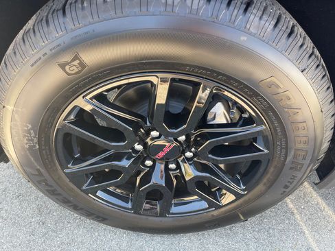 New 2026 GMC Sierra 1500 Elevation w/ Elevation Premium Package AWD/4WD image 18