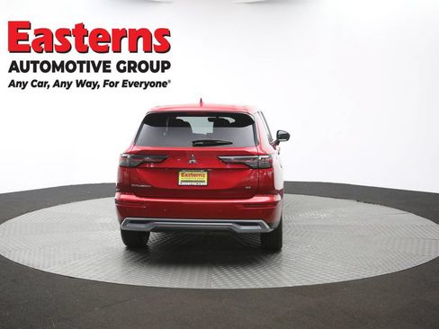 Used 2025 Mitsubishi Outlander SE AWD/4WD image 39