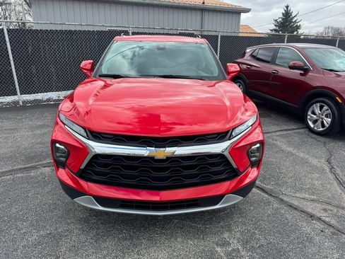 Used 2024 Chevrolet Blazer LT w/ Convenience Package FWD image 2