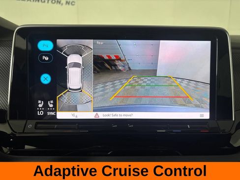 Used 2024 Volkswagen Atlas Cross Sport SEL Premium R-Line AWD/4WD image 19