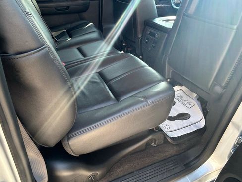 Used 2013 Chevrolet Avalanche LT w/ All-Star Edition AWD/4WD image 12