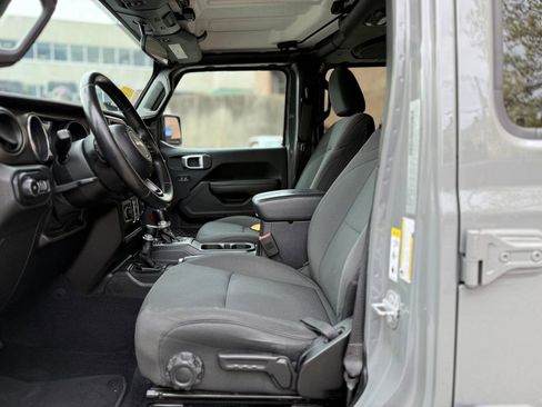 Used 2018 Jeep Wrangler Unlimited Sport S AWD/4WD image 15